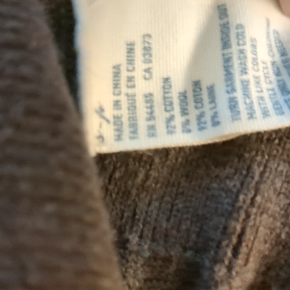 American Eagle Outfitters long sleeved brown shirt, sized Small - Picture 6 of 9